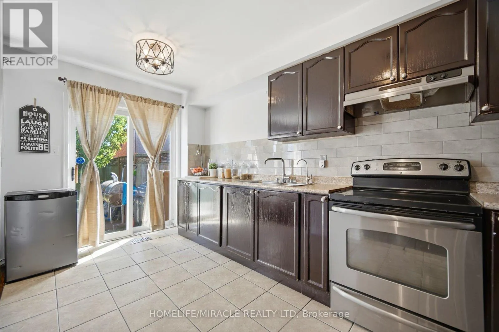 45 RIDGEFIELD COURT
