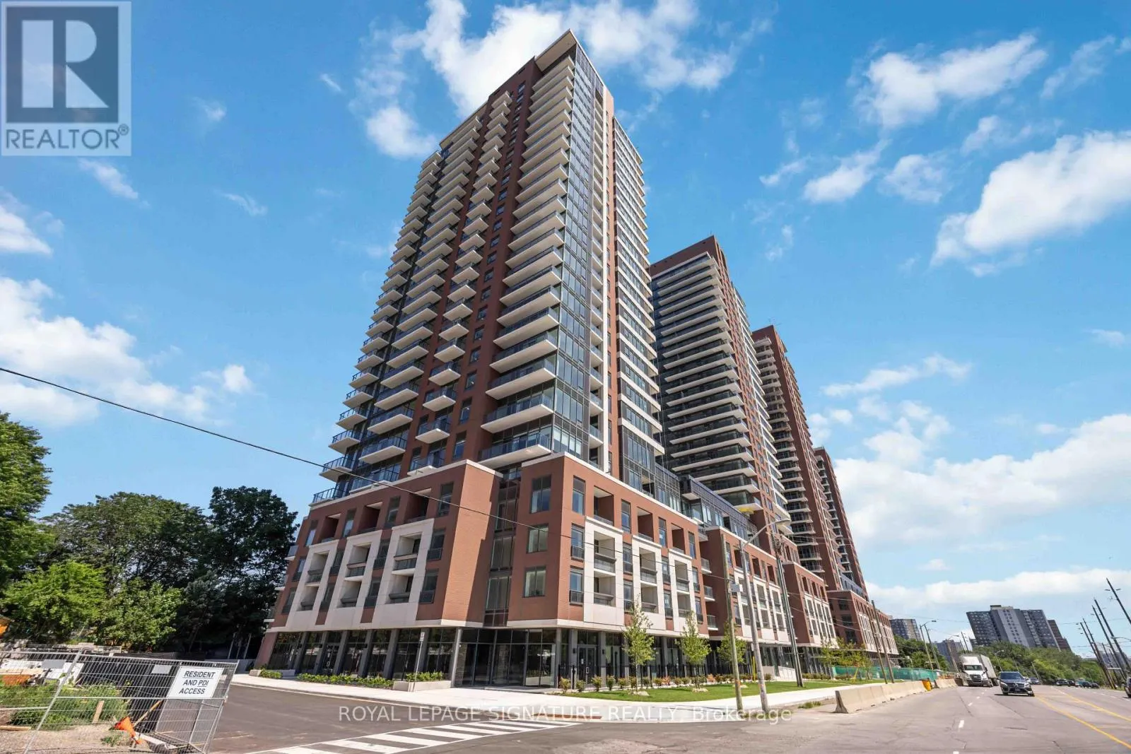 2216 - 4010 EGLINTON AVENUE W