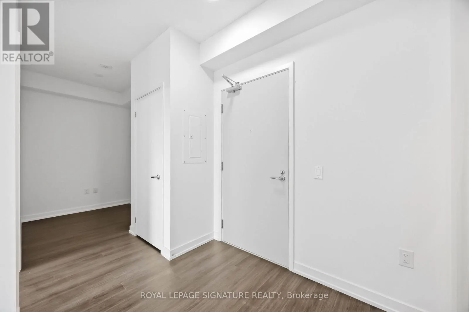 2216 - 4010 EGLINTON AVENUE W
