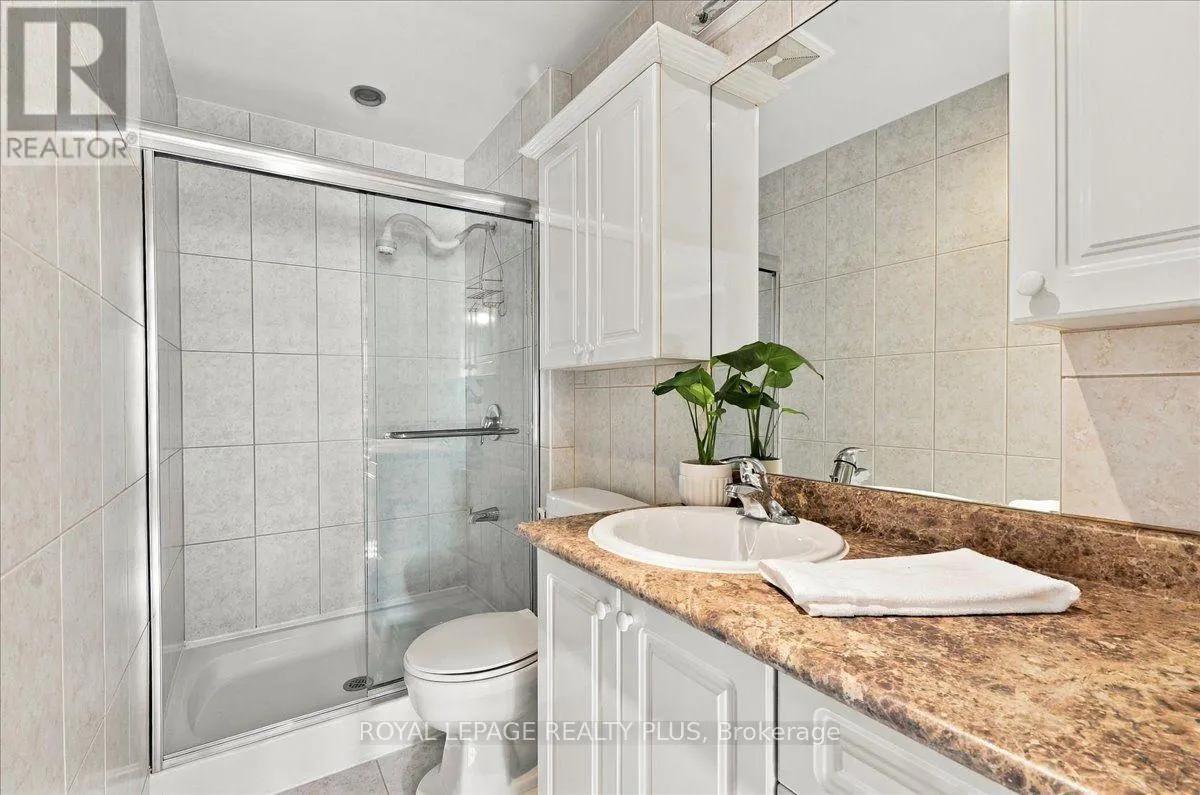 4 - 1951 RATHBURN ROAD E