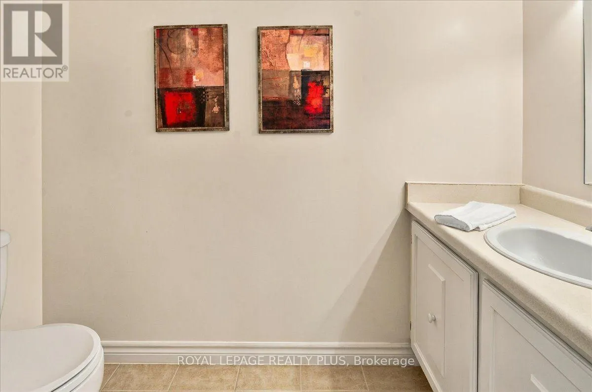 4 - 1951 RATHBURN ROAD E