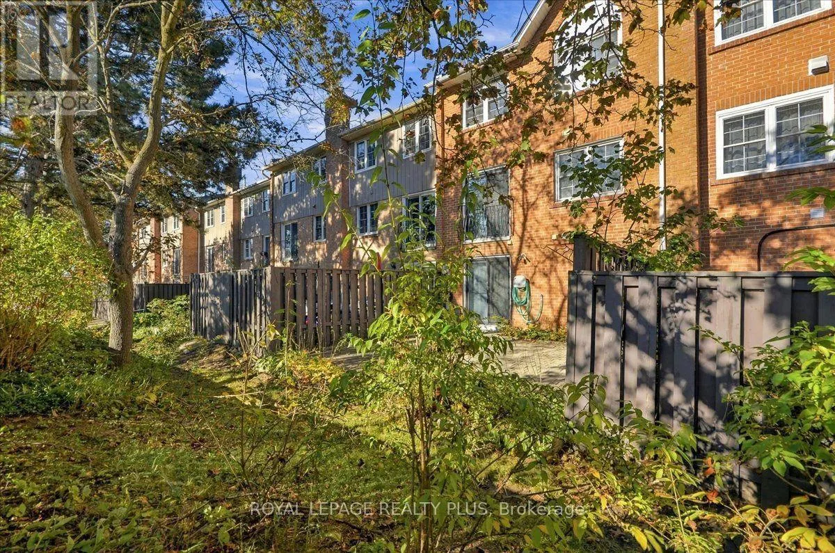 4 - 1951 RATHBURN ROAD E