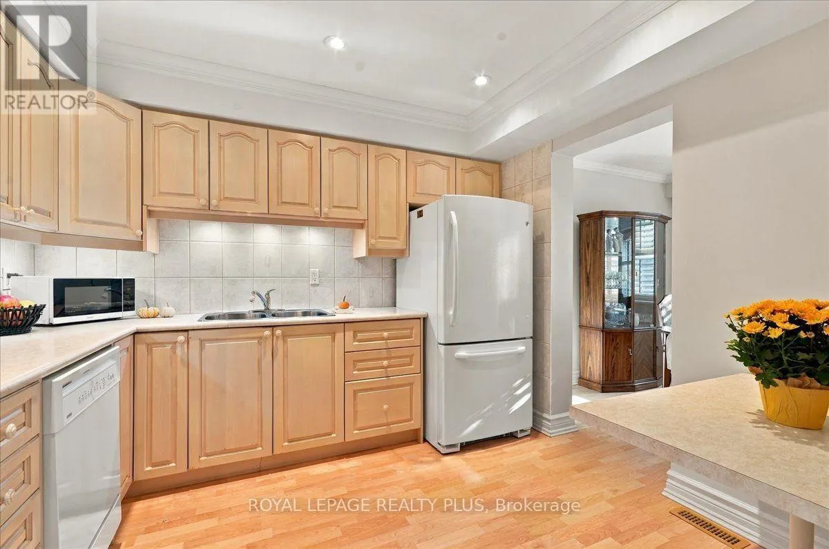 4 - 1951 RATHBURN ROAD E