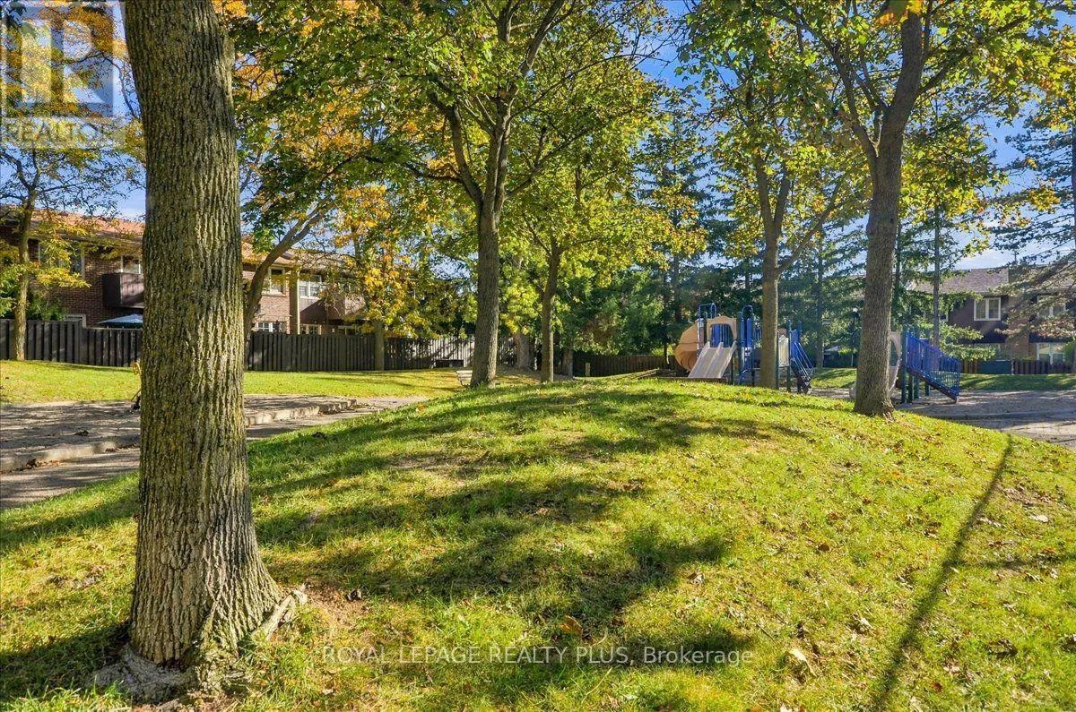 4 - 1951 RATHBURN ROAD E