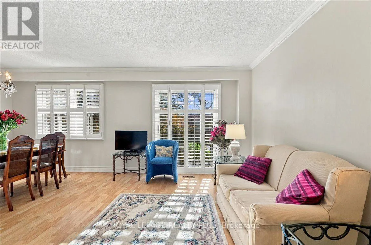 4 - 1951 RATHBURN ROAD E