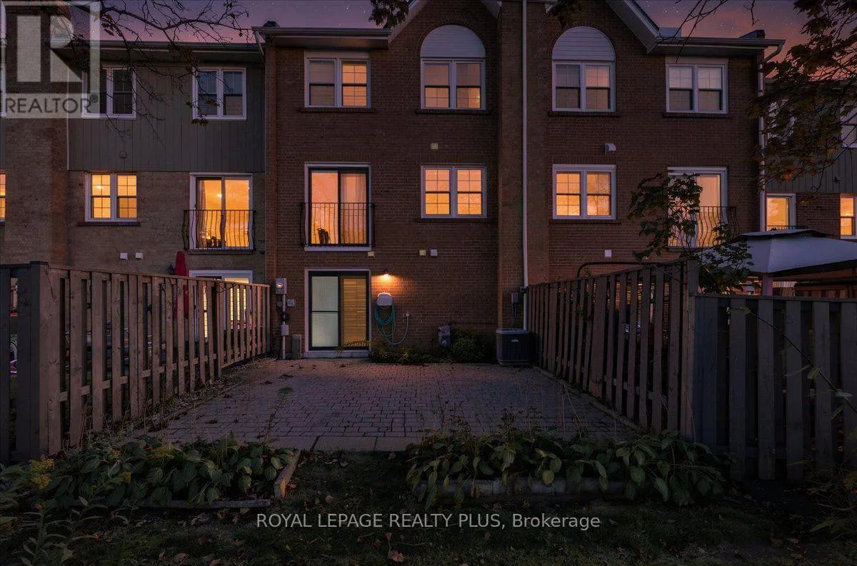 4 - 1951 RATHBURN ROAD E