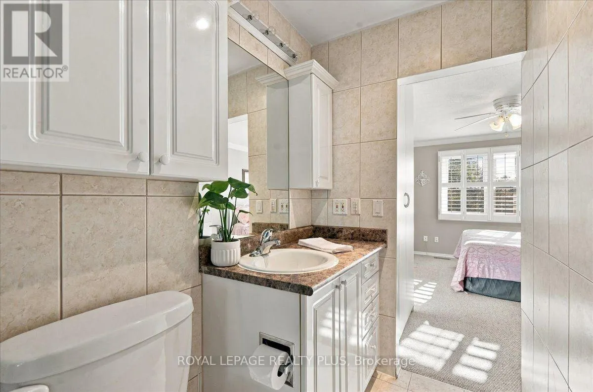 4 - 1951 RATHBURN ROAD E