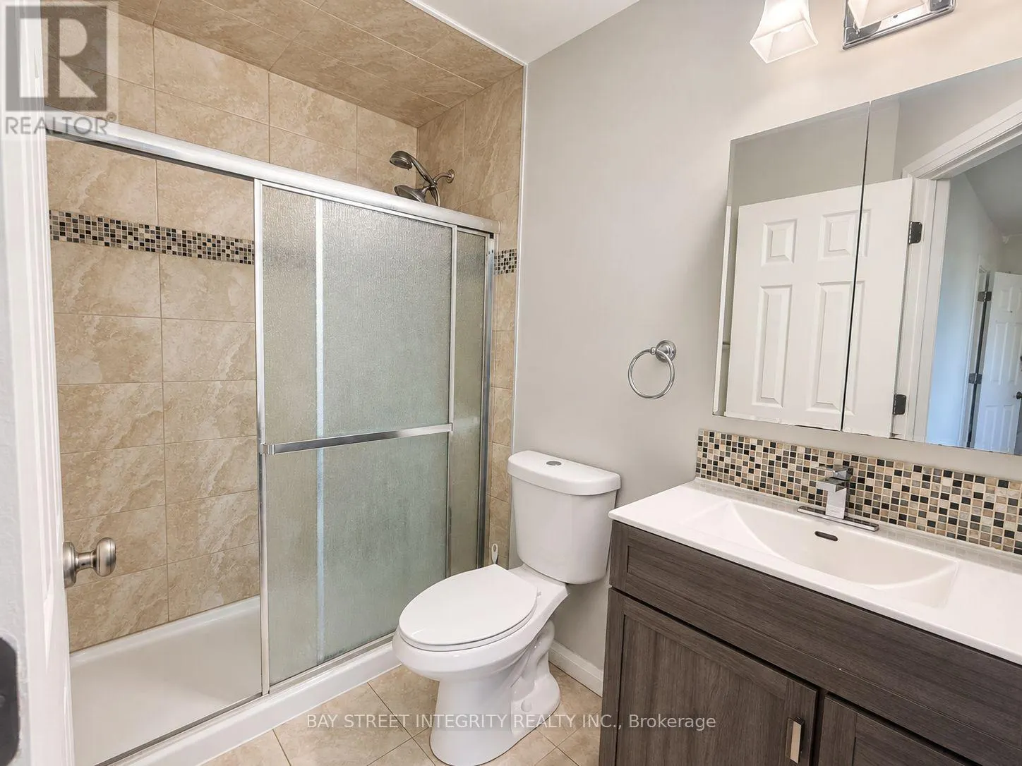 29 - 1580 LANCASTER DRIVE