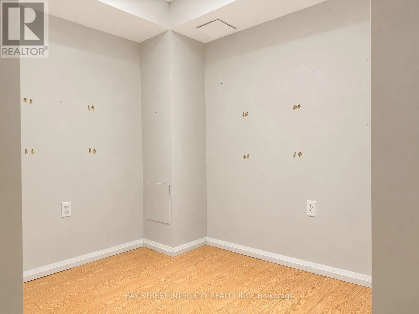 29 - 1580 LANCASTER DRIVE