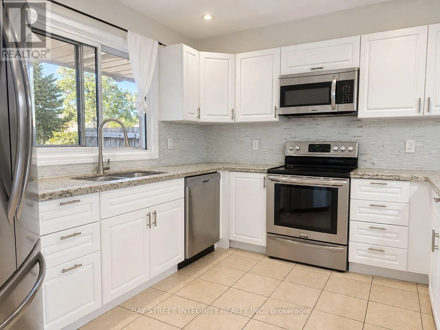 29 - 1580 LANCASTER DRIVE