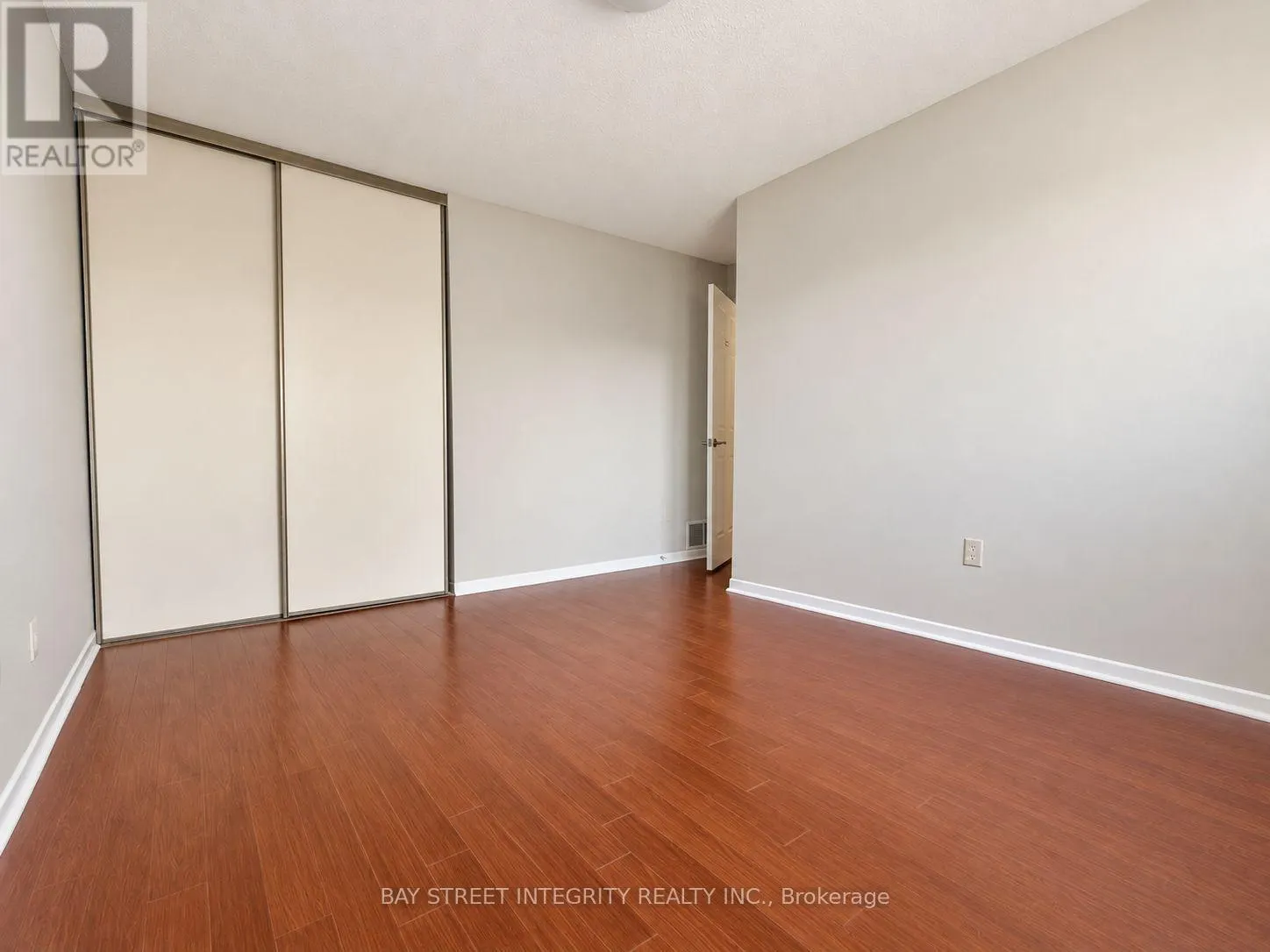 29 - 1580 LANCASTER DRIVE