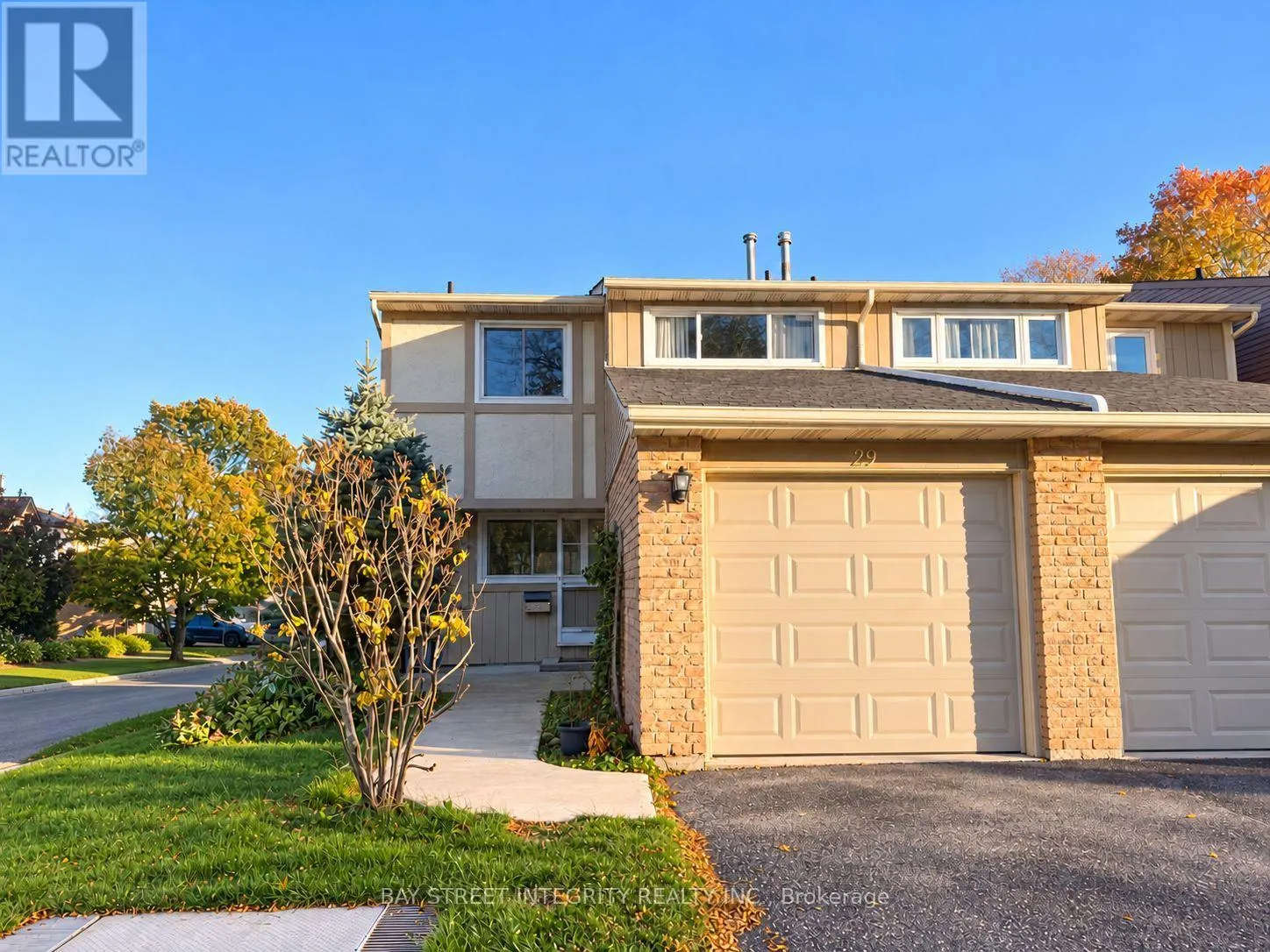 29 - 1580 LANCASTER DRIVE