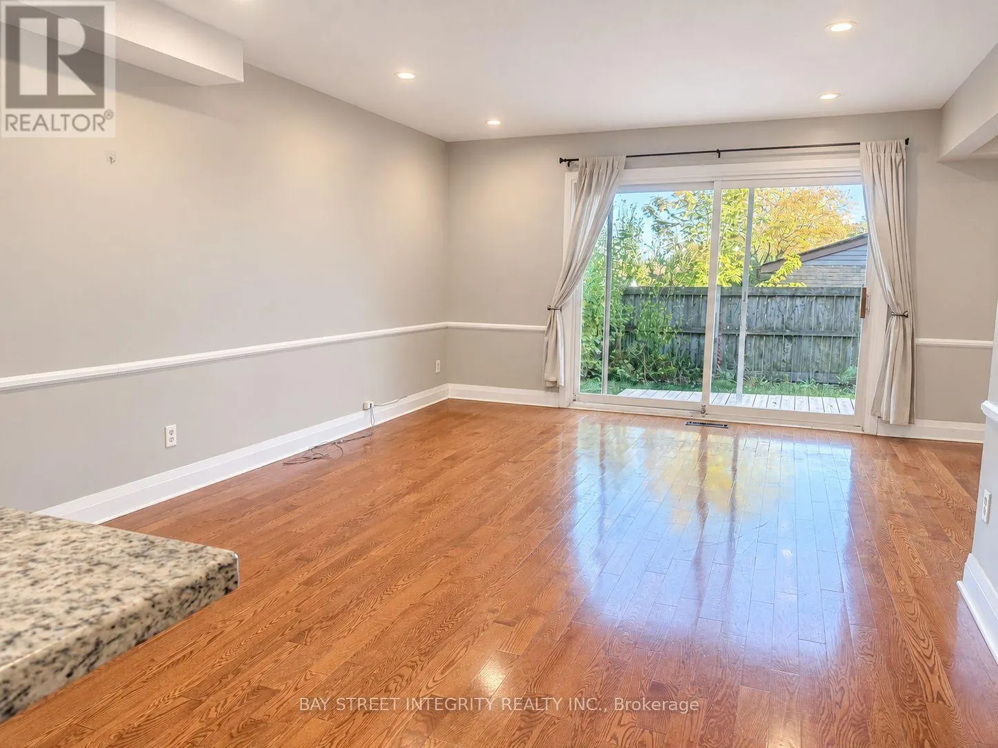 29 - 1580 LANCASTER DRIVE