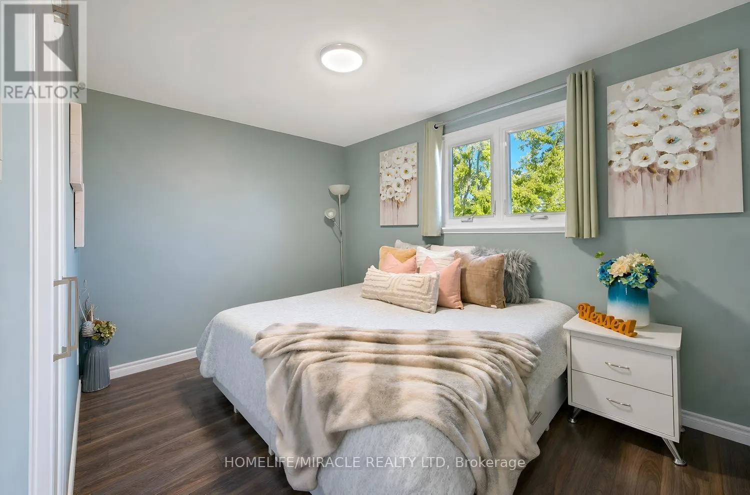 14 TINTON CRESCENT