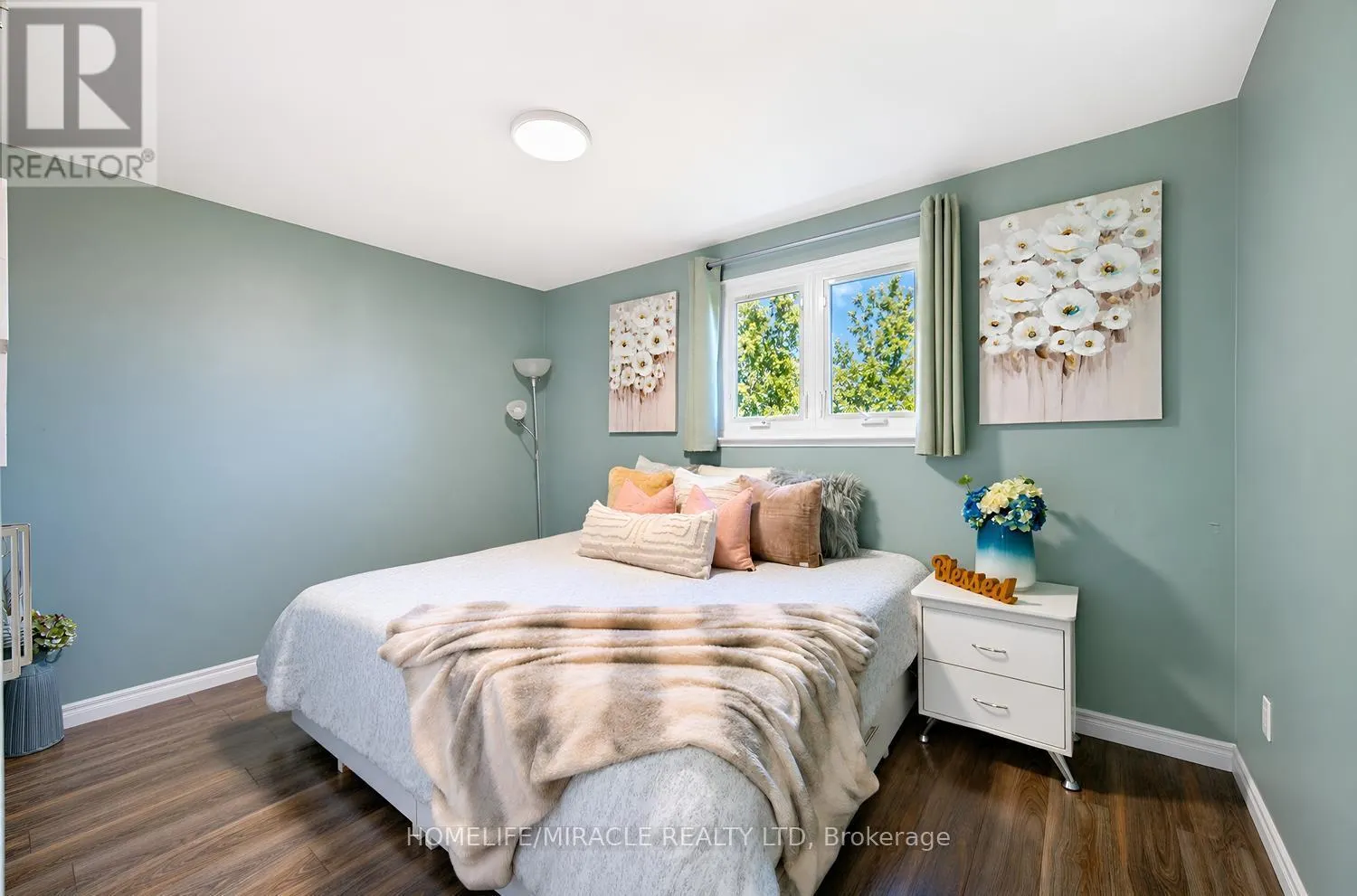 14 TINTON CRESCENT