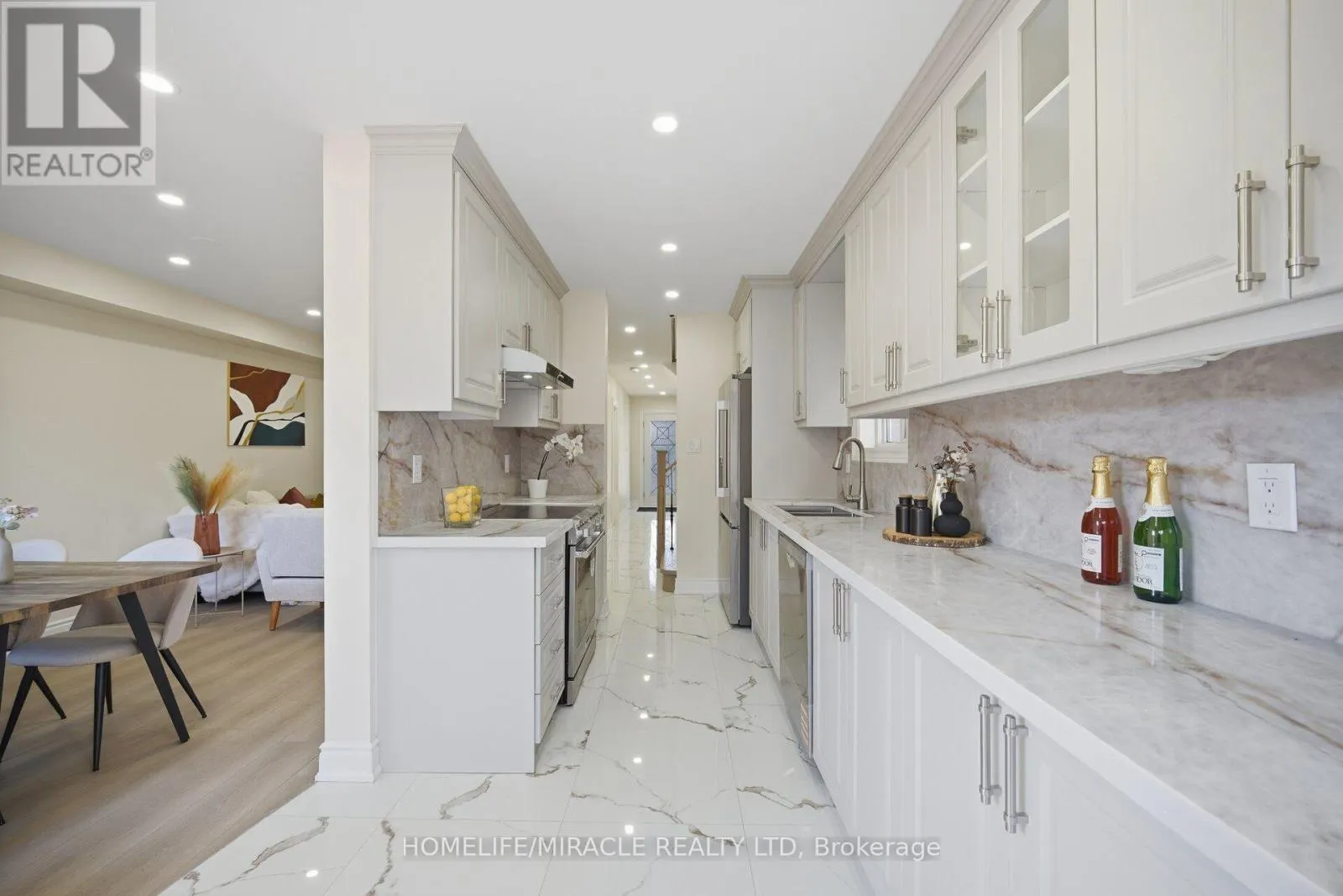 33 RIDGEFIELD COURT