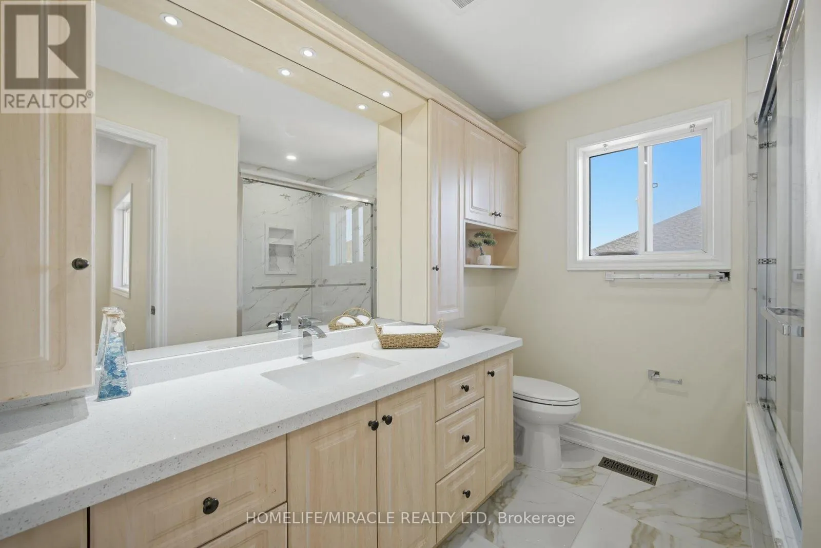 33 RIDGEFIELD COURT