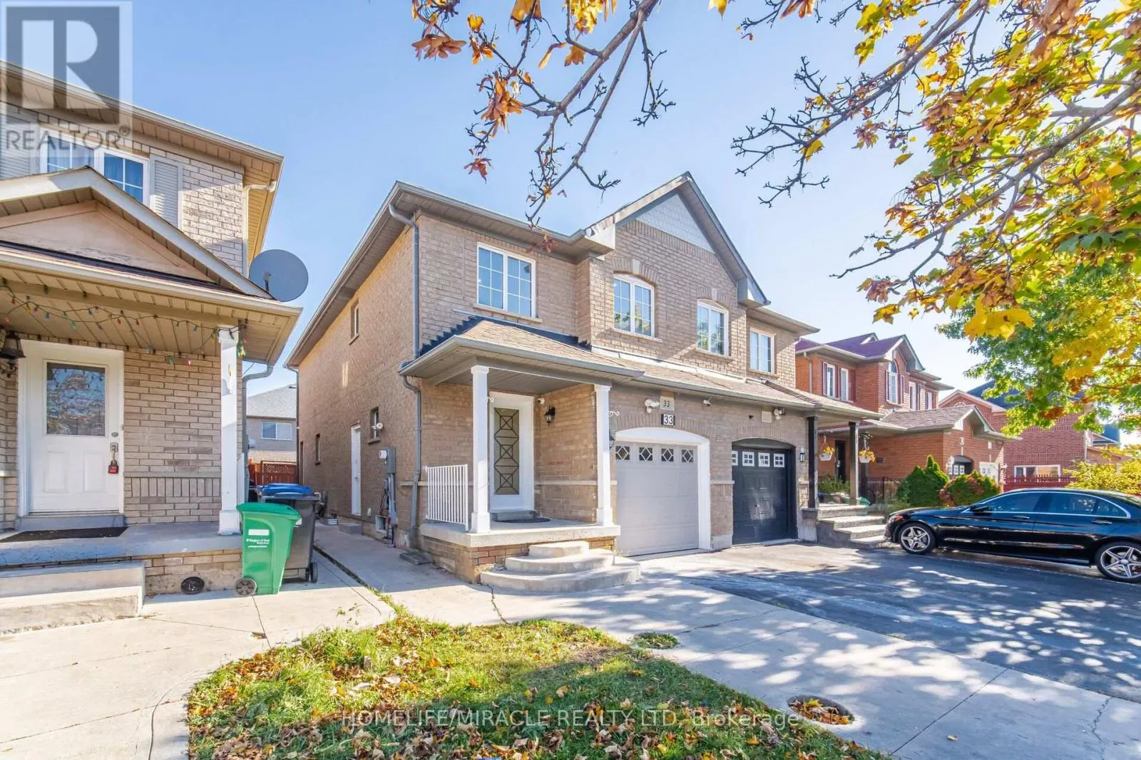 33 RIDGEFIELD COURT