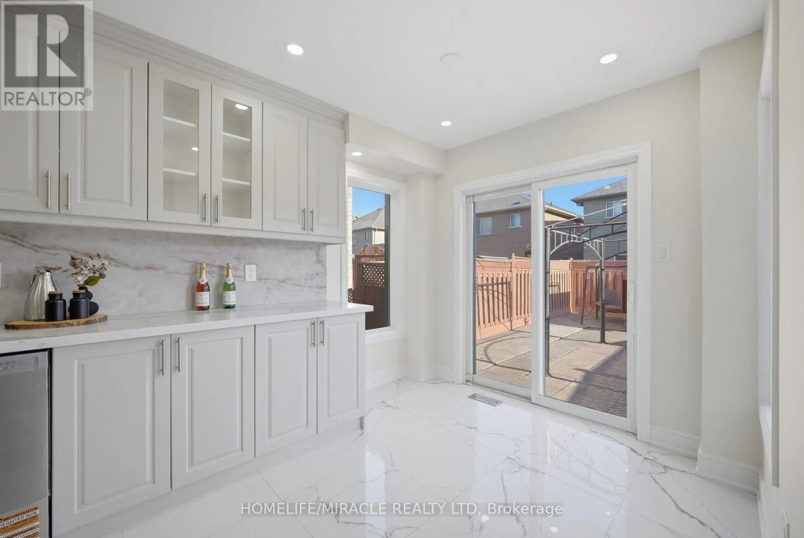 33 RIDGEFIELD COURT