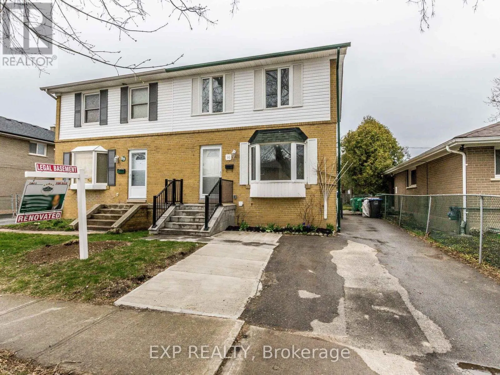BASEMENT APARTMENT - 91 CORBY CRESCENT