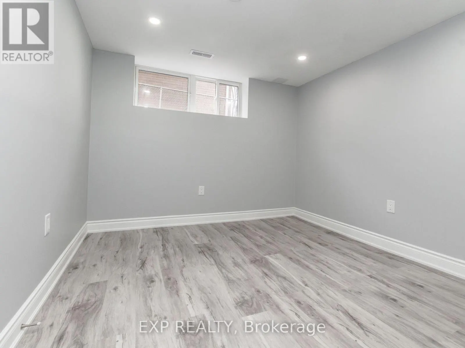 BASEMENT APARTMENT - 91 CORBY CRESCENT