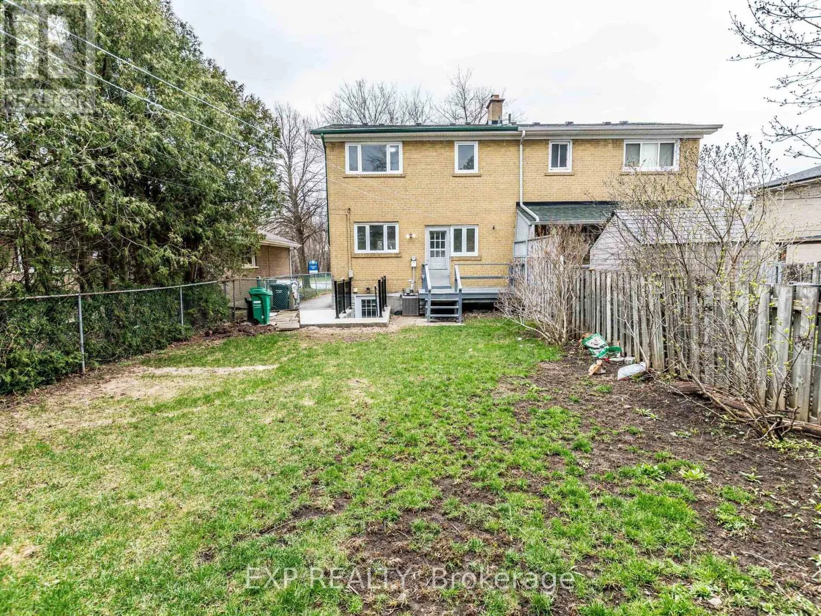 BASEMENT APARTMENT - 91 CORBY CRESCENT