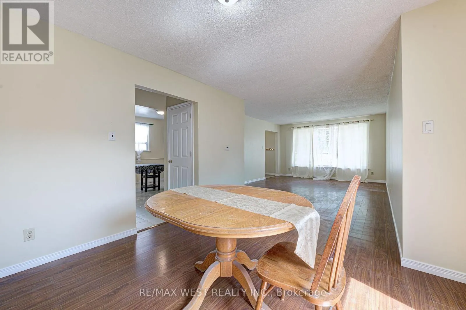 UPPER LVL - 18 GLENFOREST ROAD