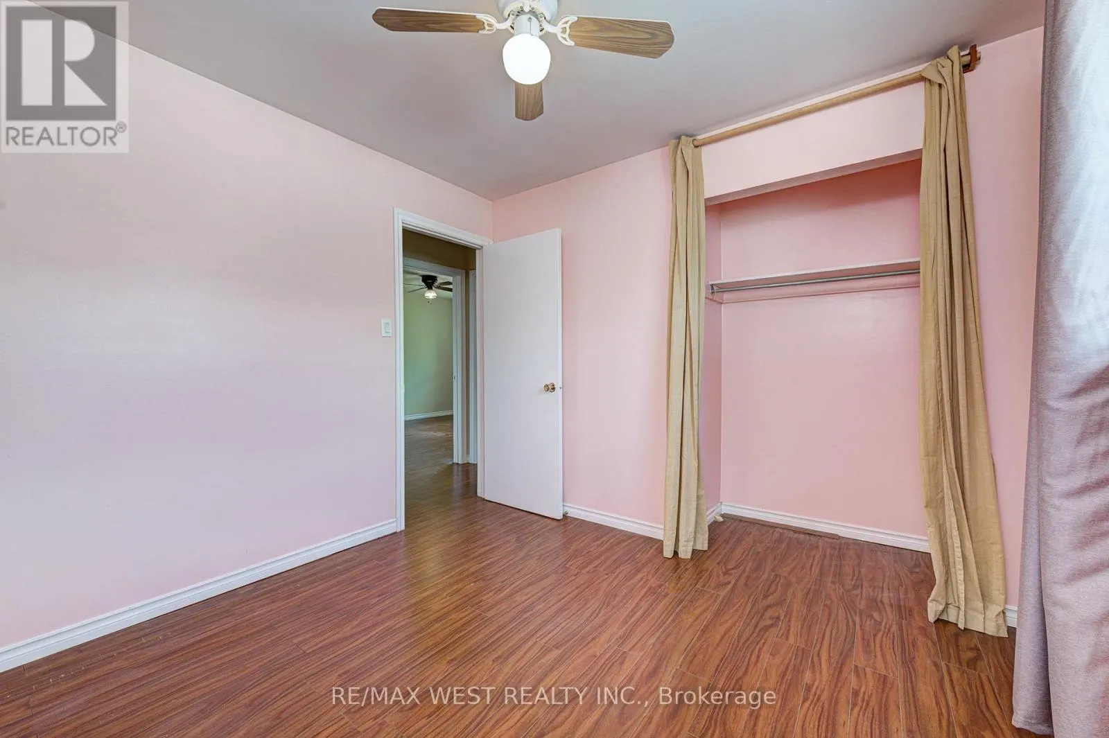 UPPER LVL - 18 GLENFOREST ROAD