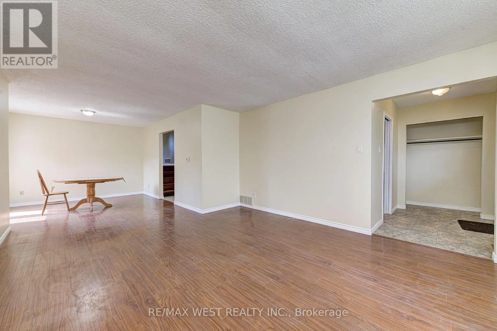 UPPER LVL - 18 GLENFOREST ROAD