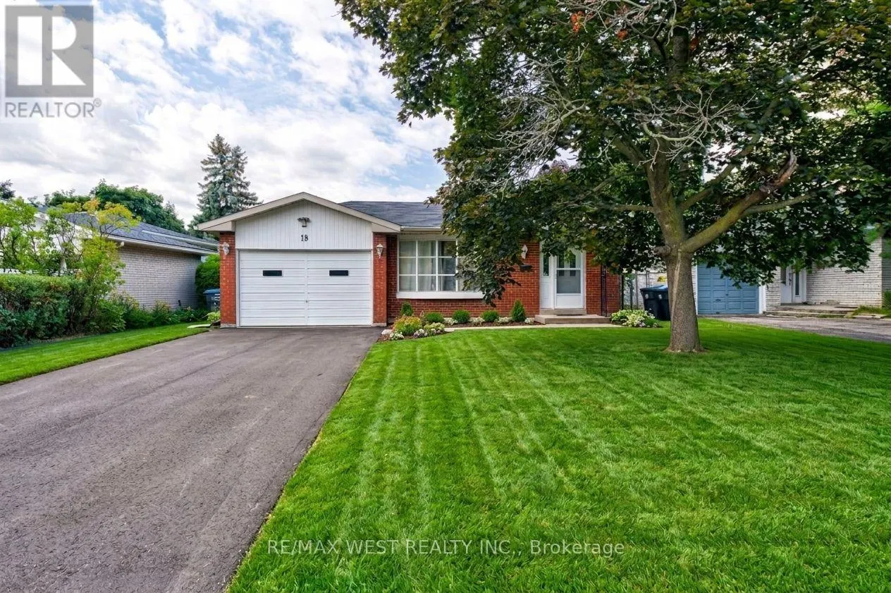 UPPER LVL - 18 GLENFOREST ROAD