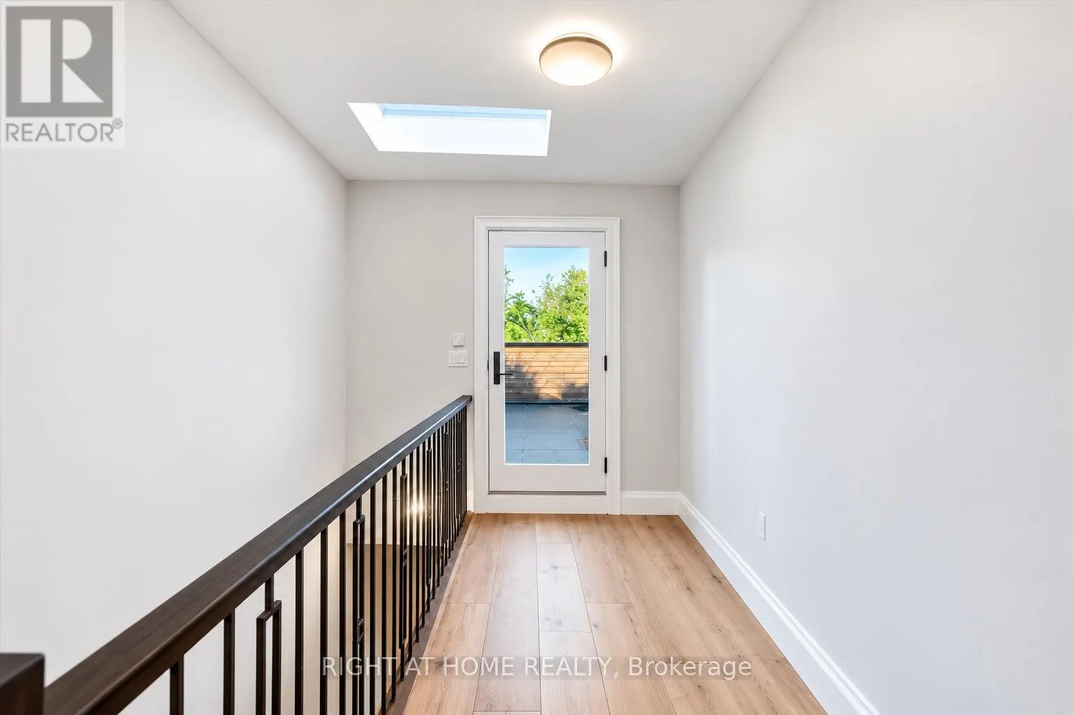 79 WILSON STREET E