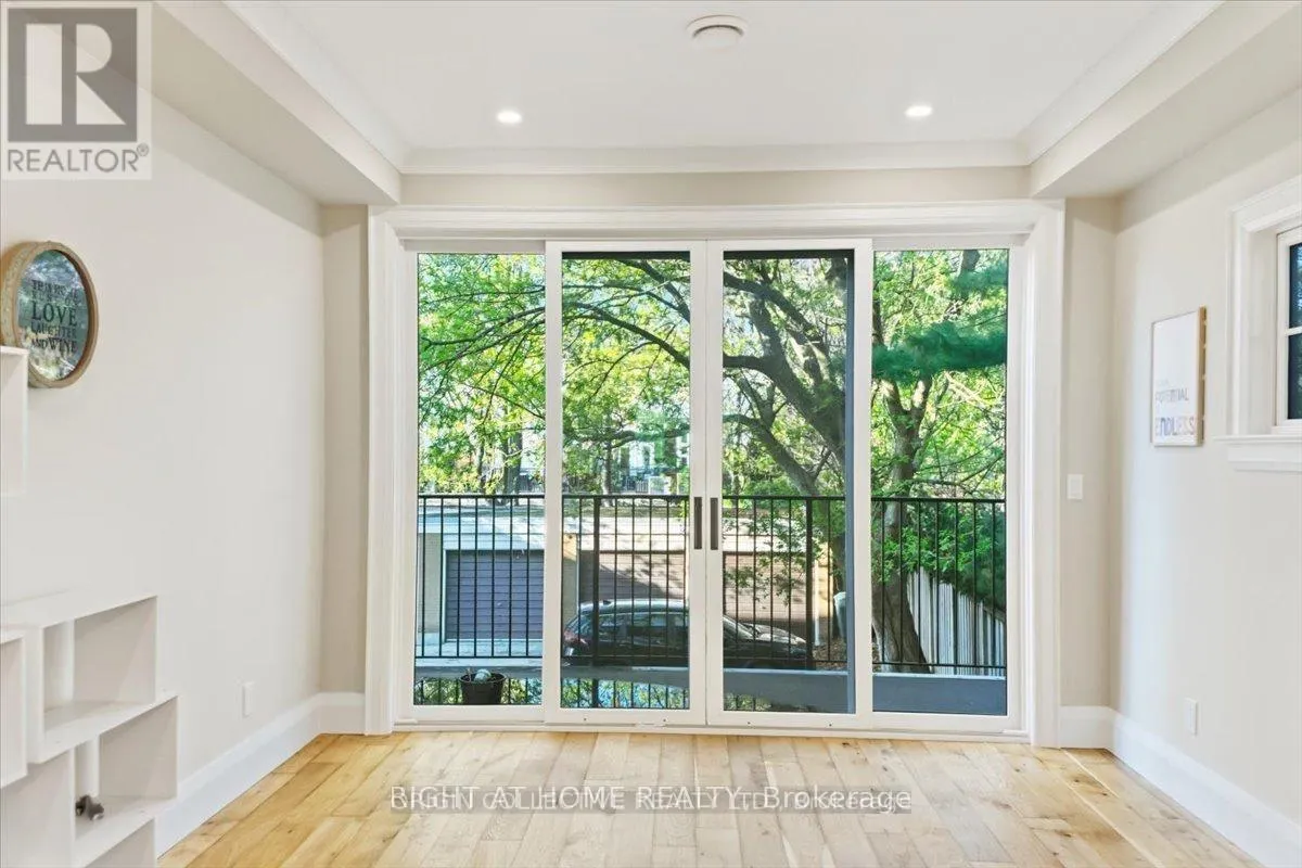 79 WILSON STREET E