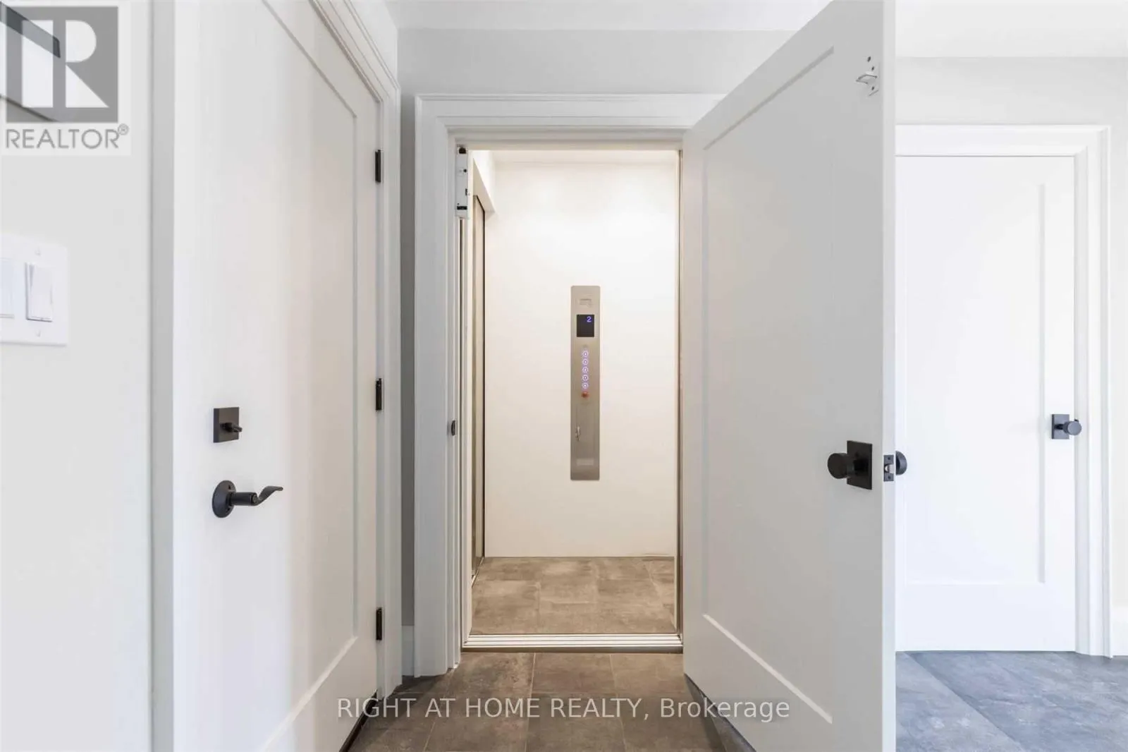 79 WILSON STREET E