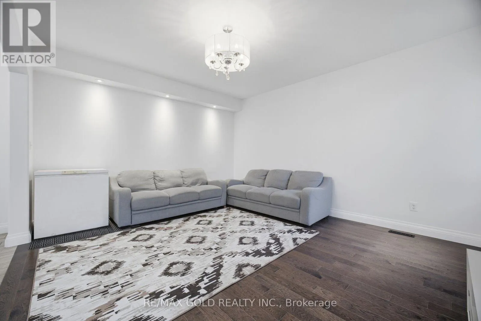 687 MARLEY CRESCENT