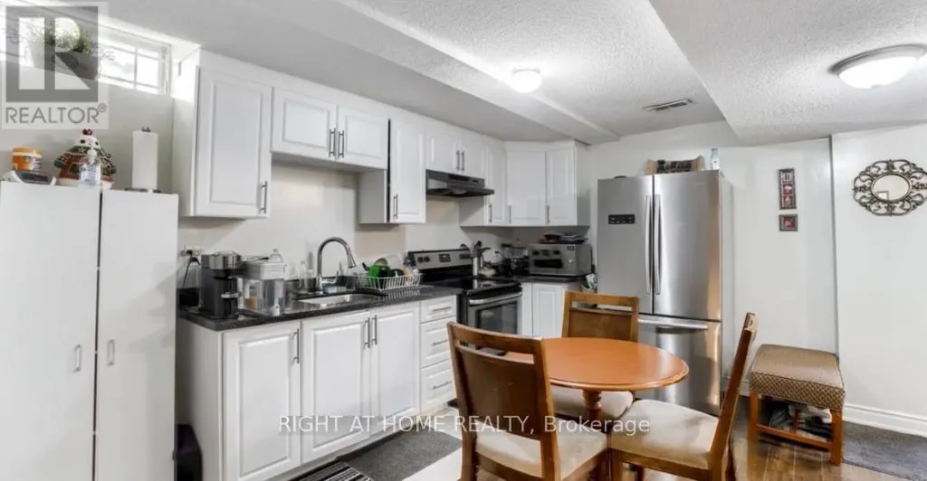 BSMT - 5967 LEESIDE CRESCENT