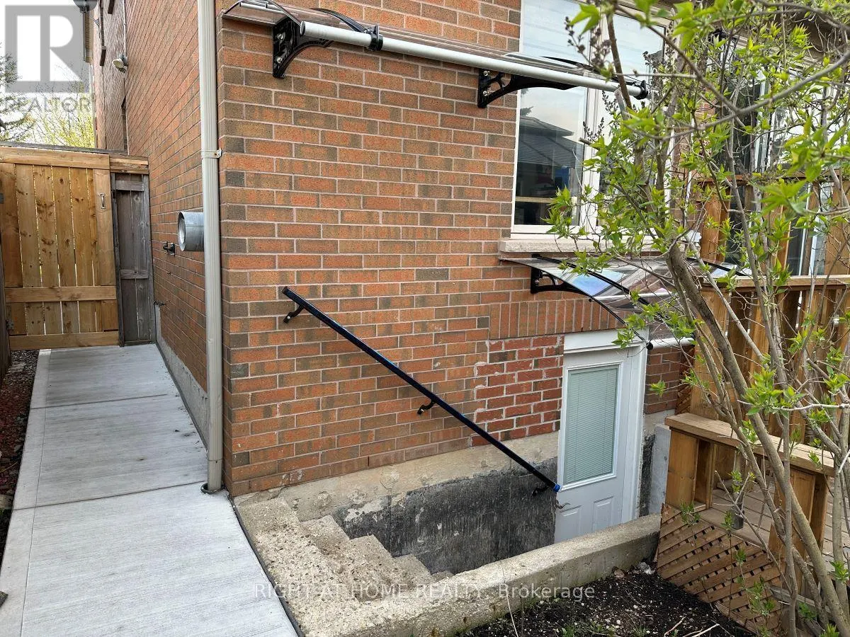 BSMT - 5967 LEESIDE CRESCENT
