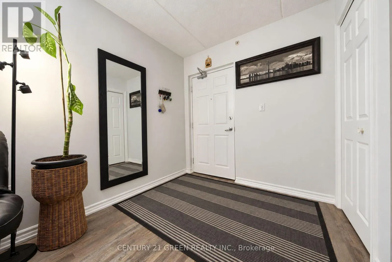 105 - 1350 MAIN STREET E