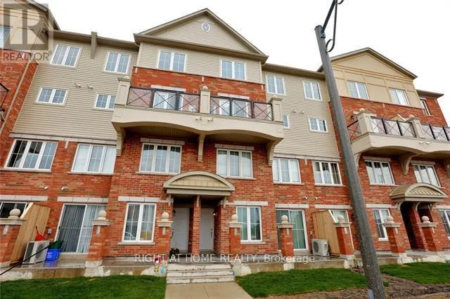 3 - 2484 POST ROAD