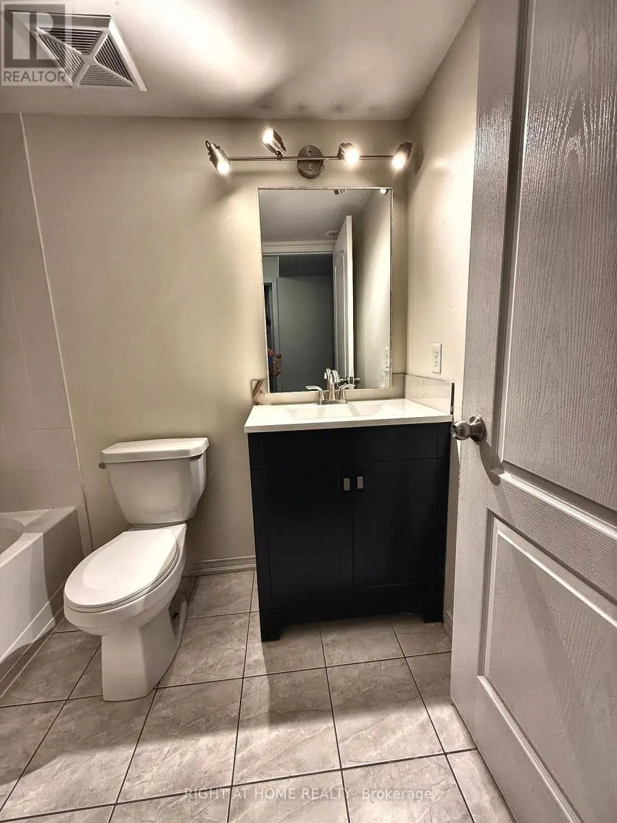 3 - 2484 POST ROAD