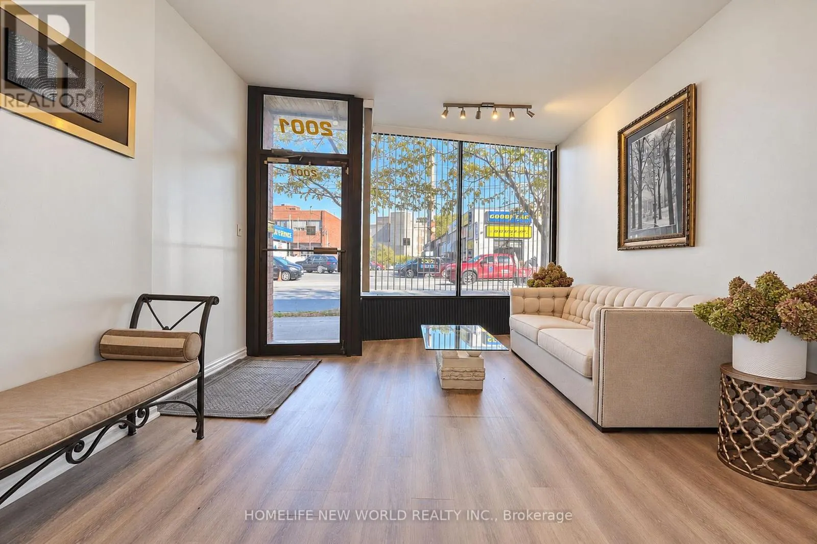 2001 DUNDAS STREET W
