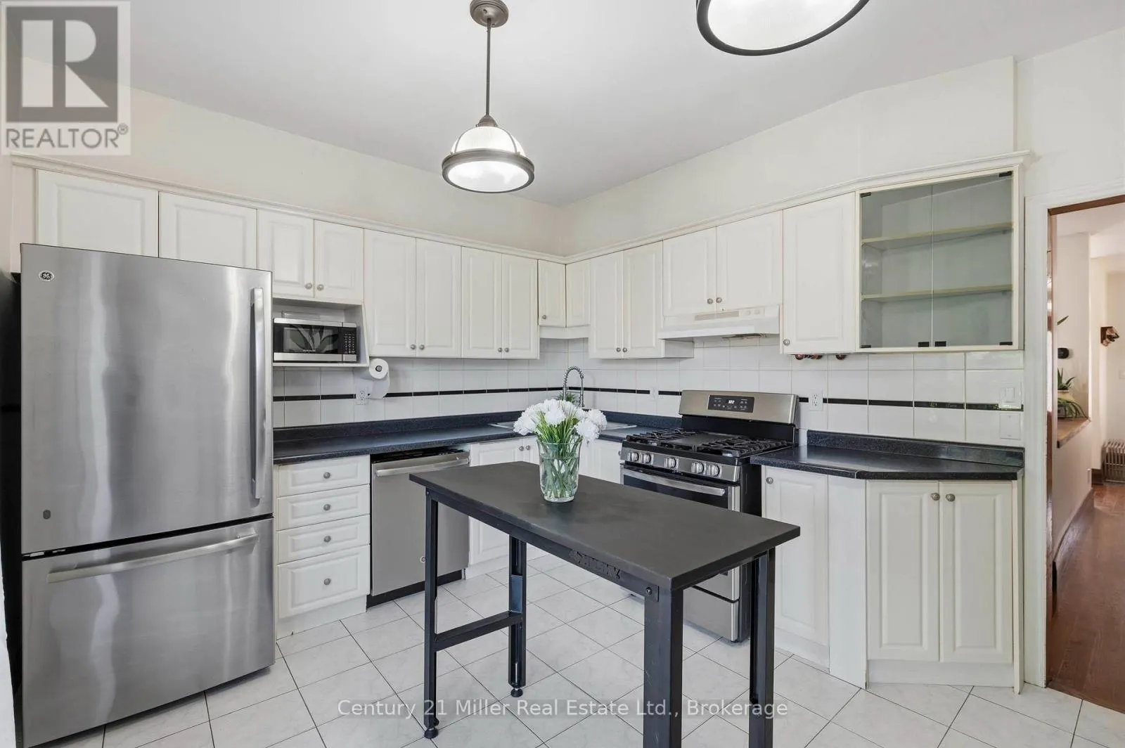 213 BOON AVENUE