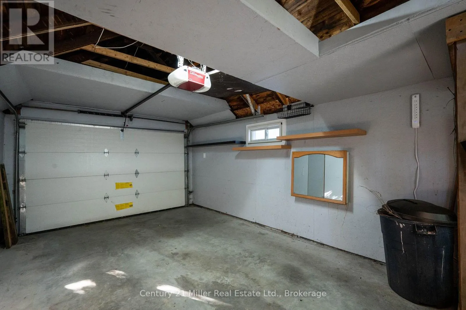 213 BOON AVENUE