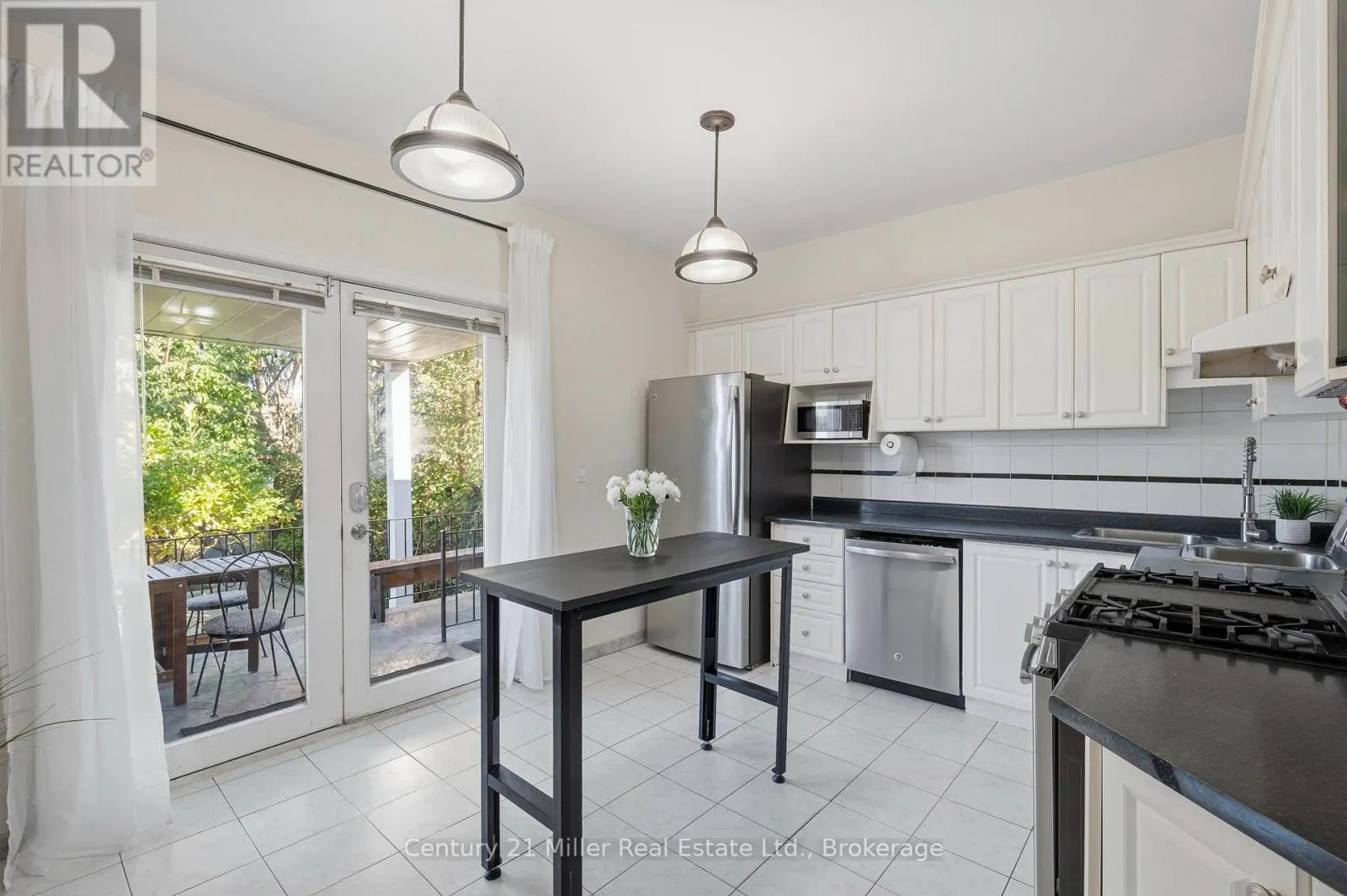 213 BOON AVENUE