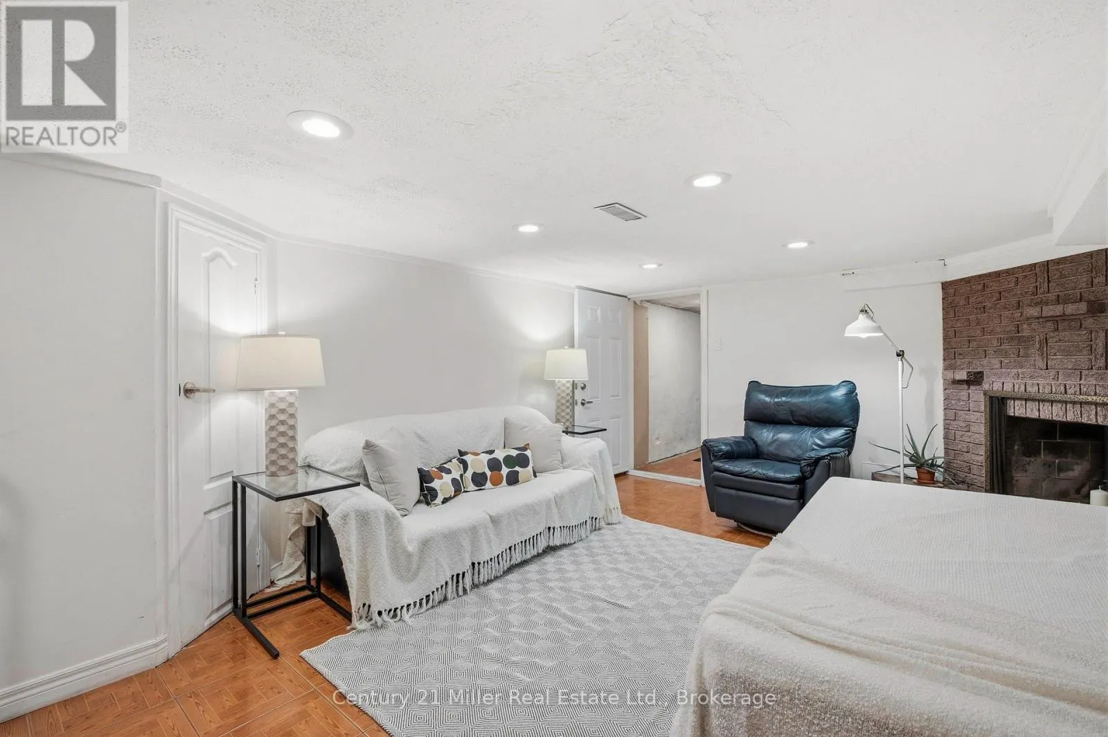 213 BOON AVENUE