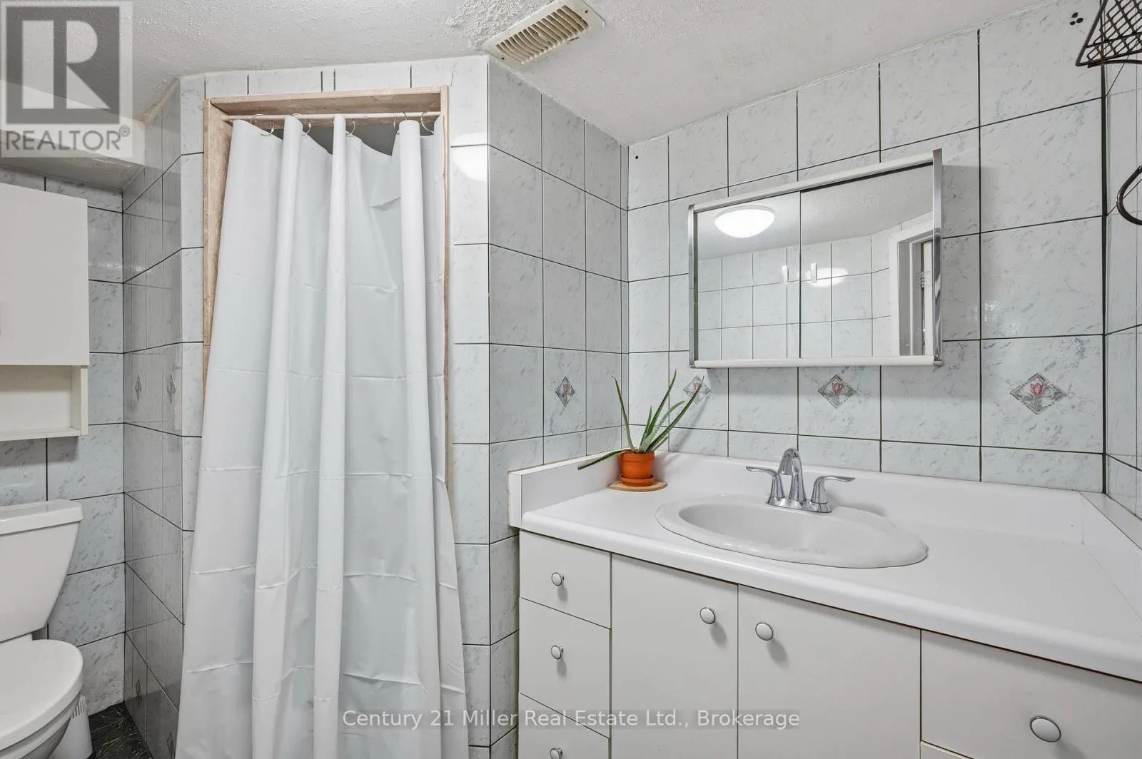 213 BOON AVENUE