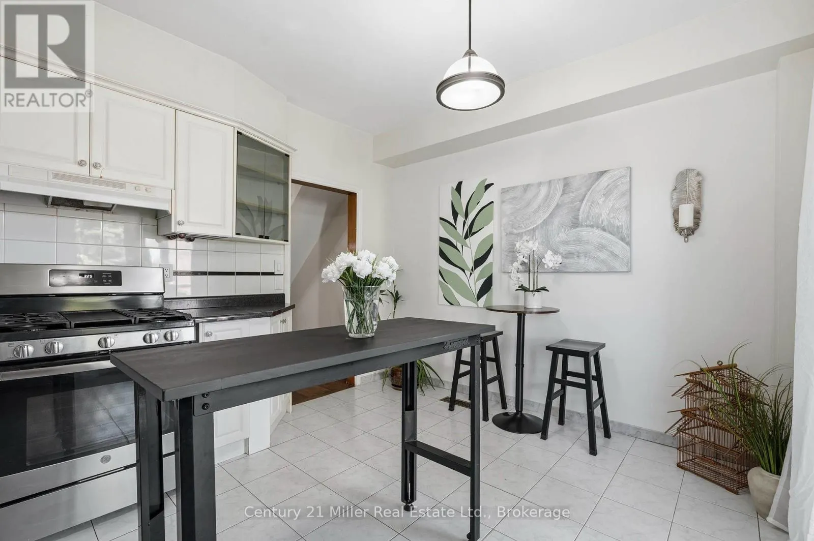 213 BOON AVENUE