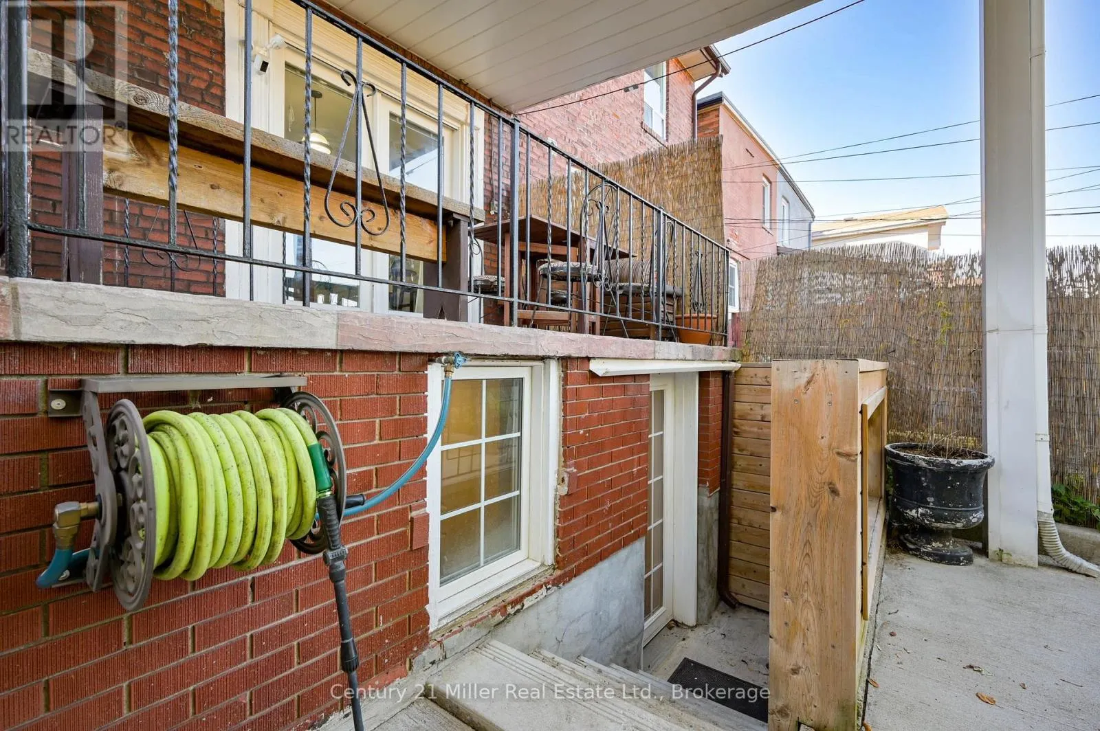 213 BOON AVENUE