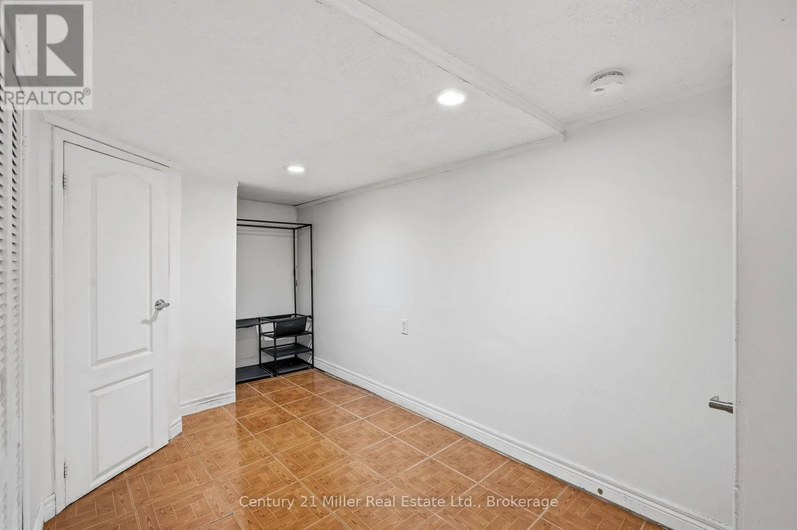213 BOON AVENUE