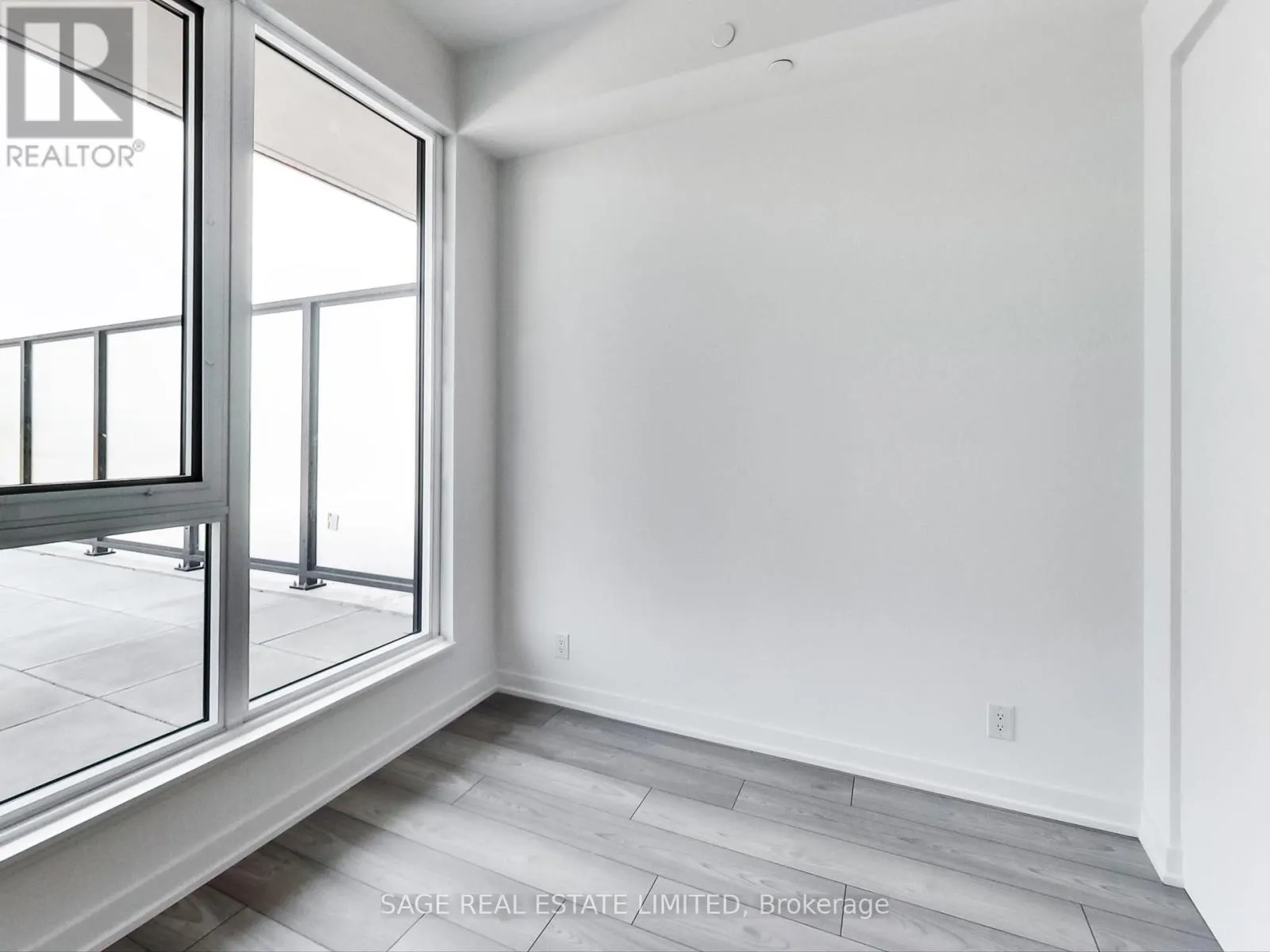 1401 - 285 DUFFERIN STREET