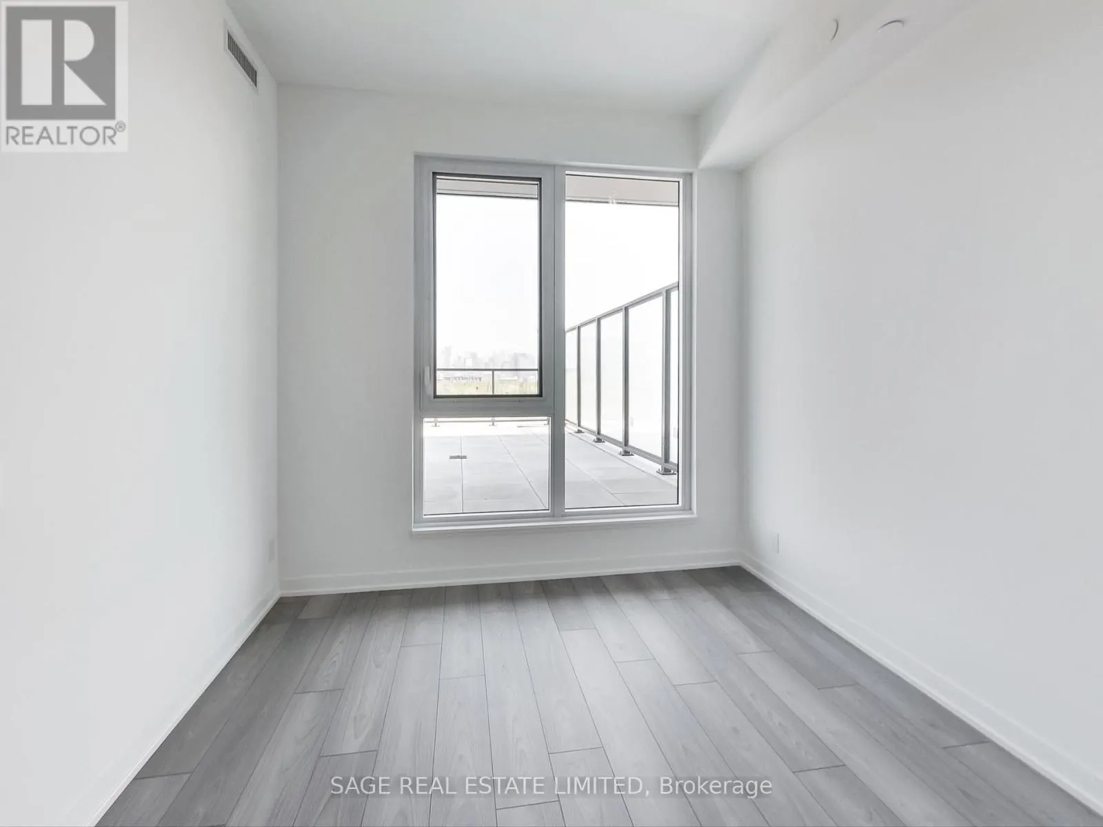 1401 - 285 DUFFERIN STREET
